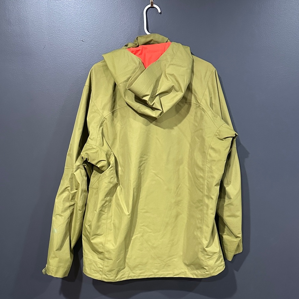 Patagonia Men's Green Raincoat - Picture 4 of 4